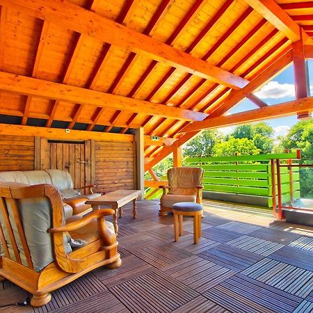 Logis Hotel Restaurant Le Chalet Du Mont Roland Sampans Екстериор снимка