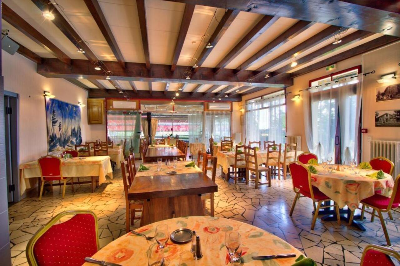 Logis Hotel Restaurant Le Chalet Du Mont Roland Sampans Екстериор снимка