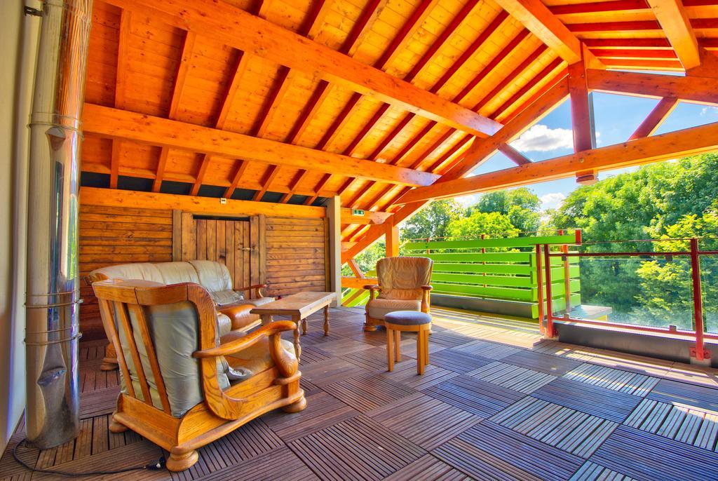 Logis Hotel Restaurant Le Chalet Du Mont Roland Sampans Екстериор снимка