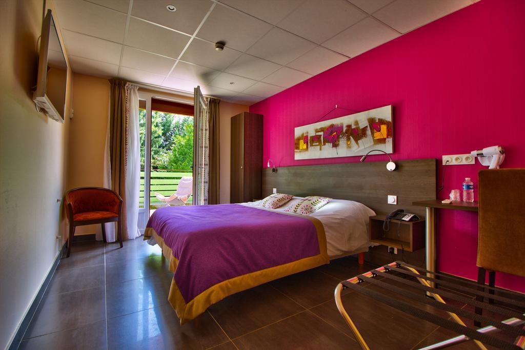 Logis Hotel Restaurant Le Chalet Du Mont Roland Sampans Екстериор снимка