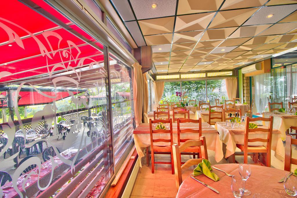 Logis Hotel Restaurant Le Chalet Du Mont Roland Sampans Екстериор снимка