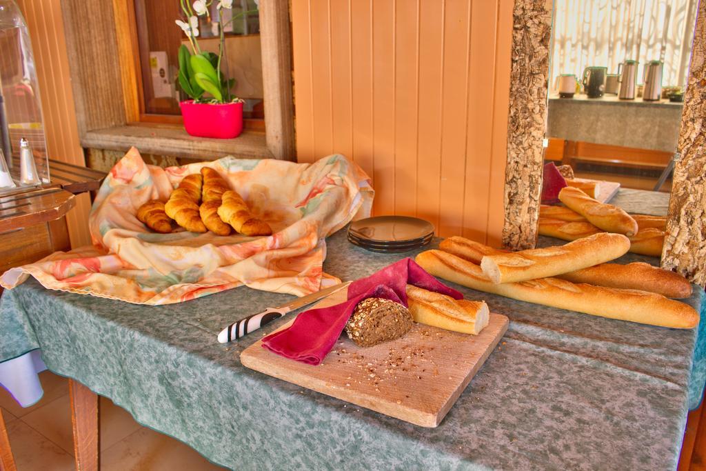 Logis Hotel Restaurant Le Chalet Du Mont Roland Sampans Екстериор снимка