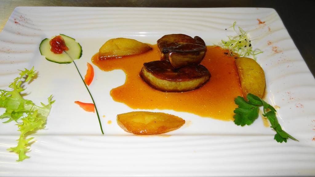 Logis Hotel Restaurant Le Chalet Du Mont Roland Sampans Екстериор снимка